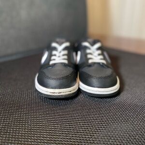Toddler boys Nike tennis shoes in good condition.